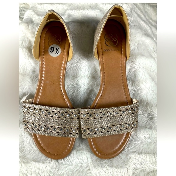 Daisy Fuentes Size 9.5 Gold / Clear Rhinestone Embellished Sandal NWOT - Picture 1 of 9